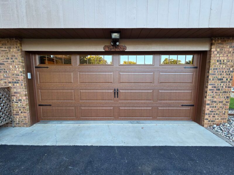 Hormann 3400 in Medium Oak in Ranch Panel with Stockbridge Long Lites (3)